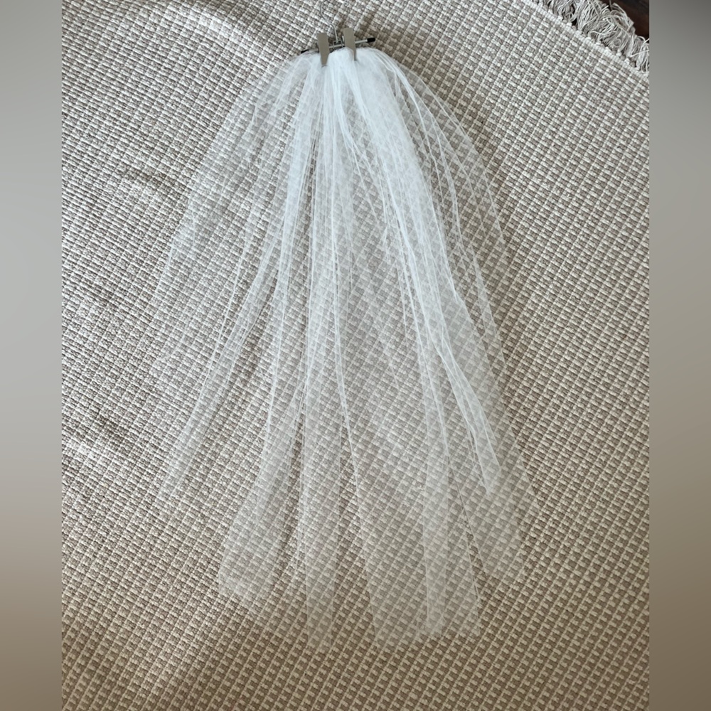 Fingertip Length Bridal Veil